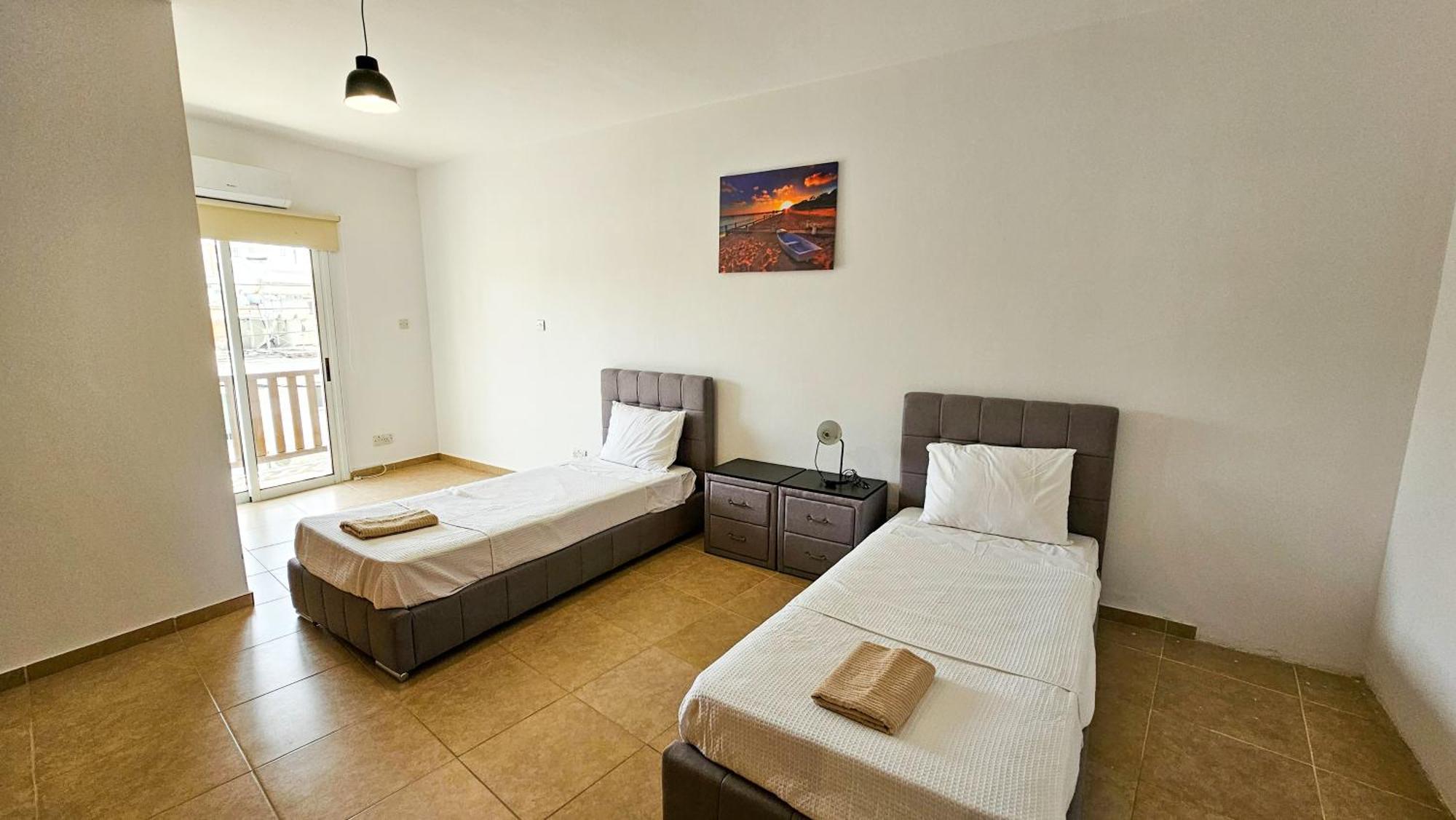 Sky Line City Apartment, 150M From Chabad Lubavitch Larnaca Dış mekan fotoğraf