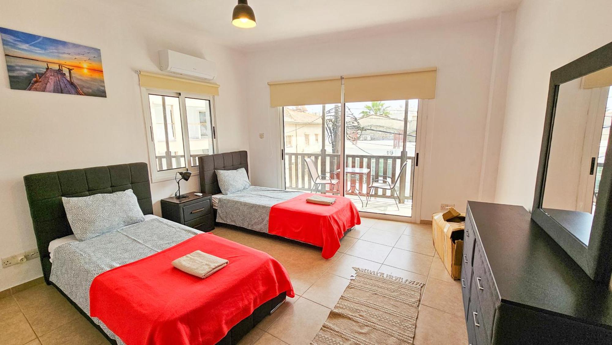 Sky Line City Apartment, 150M From Chabad Lubavitch Larnaca Dış mekan fotoğraf